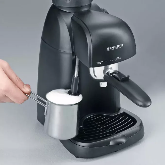 Cafetière expresso SEVERIN 800w 4tasses 220ml  3,5bars noir  KA5978