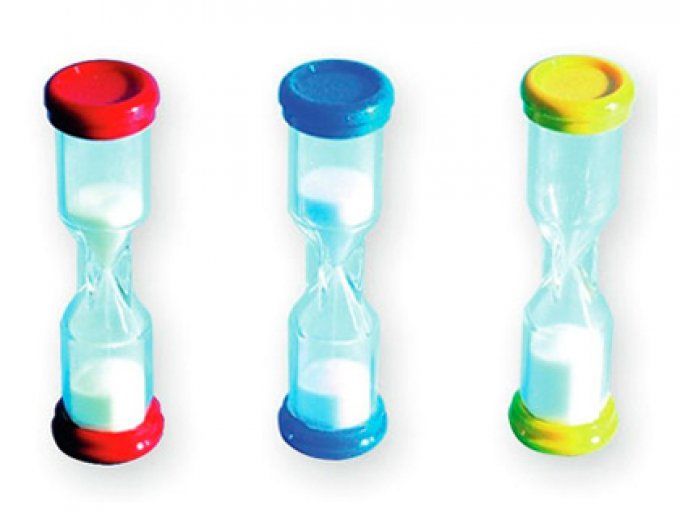 Sablier plastique épais résistant assortiment 1/2/3 minutes 10x2.5cm 3 coloris lot 3 unités.